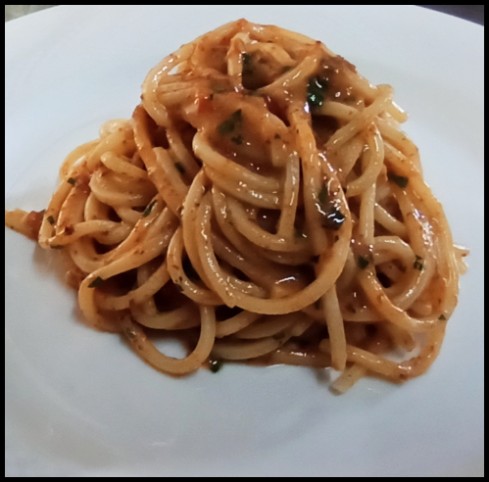 Spaghettoni con ricci di mare